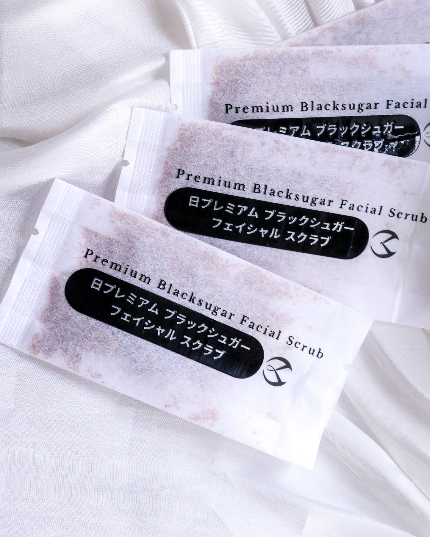 Japanese Black Sugar Exfoliating Kit [One FREE Kit/ set]